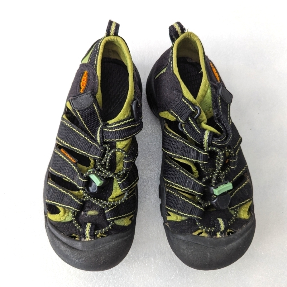 Keen washable water shoes black and green kids size 1